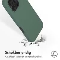 Accezz Liquid Silicone Backcover met MagSafe voor de Apple iPhone 16 Pro - Donkergroen