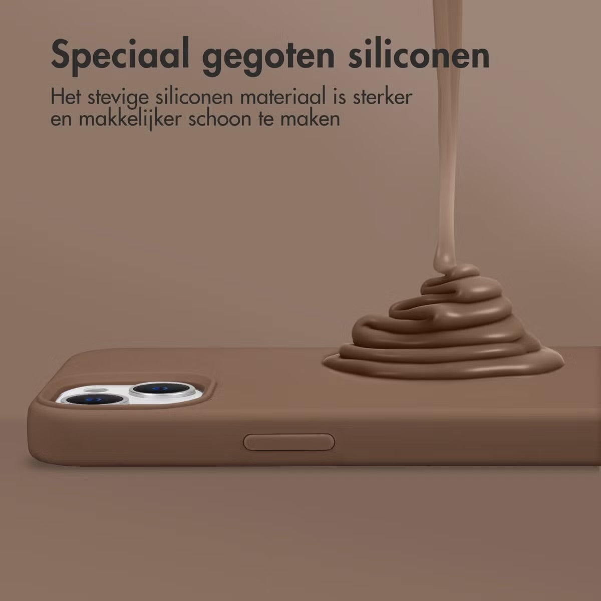 Accezz Liquid Silicone Backcover met MagSafe voor de iPhone 13 Mini - Lichtbruin