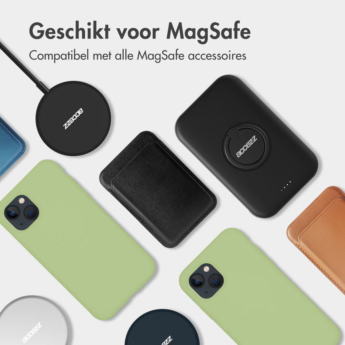 Accezz Liquid Silicone Backcover met MagSafe voor de Apple iPhone 15 Pro Max - Groen