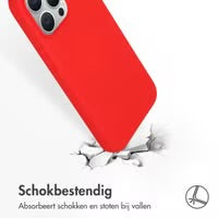 Accezz Liquid Silicone Backcover met MagSafe voor de Apple iPhone 15 Pro Max - Rood