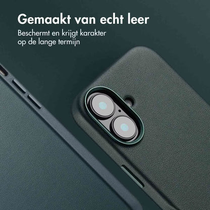 Accezz MagSafe Leather Backcover voor de Apple iPhone 16 - Cedar Green