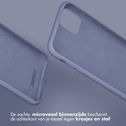 Accezz Liquid Silicone Backcover voor de Apple iPhone 15 - Lavender Grey