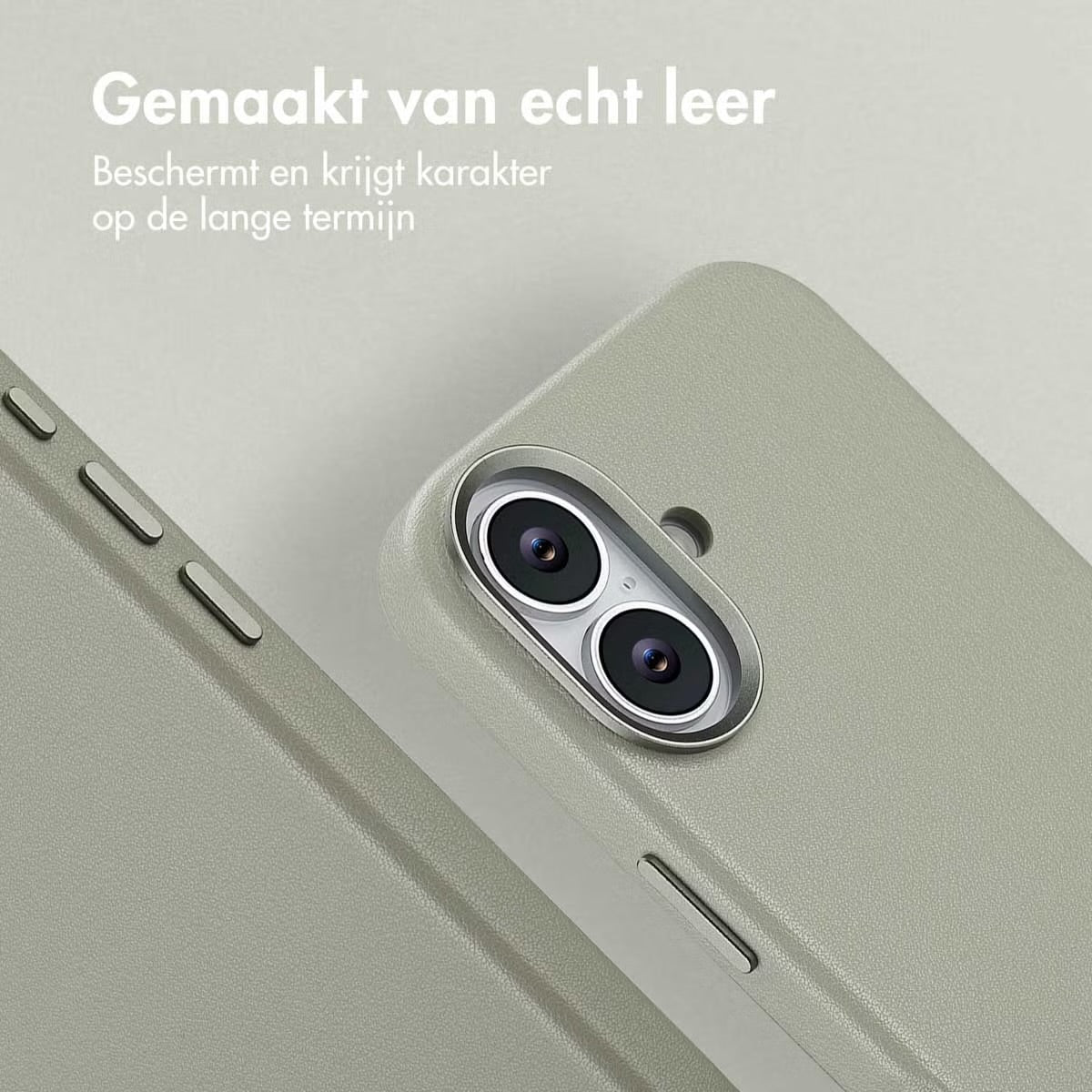 Accezz MagSafe Leather Backcover voor de Apple iPhone 17 - Lichtgrijs