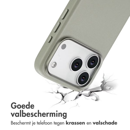 Accezz MagSafe Leather Backcover voor de Apple iPhone 17 Pro - Lichtgrijs