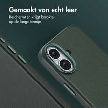 Accezz MagSafe Leather Backcover voor de Apple iPhone 17 - Cedar Green