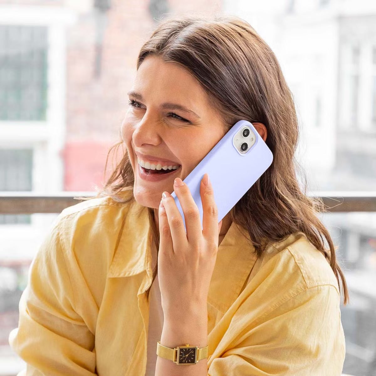 Accezz Liquid Silicone Backcover met MagSafe voor de Apple iPhone 16 - Paars