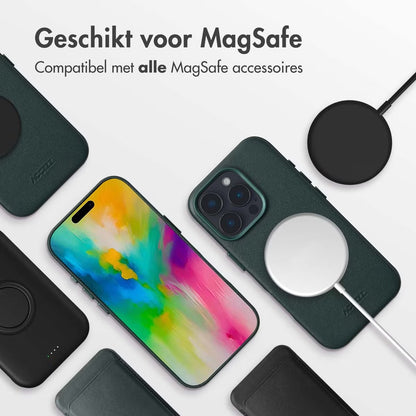 Accezz MagSafe Leather Backcover voor de Apple iPhone 16 Pro Max - Cedar Green