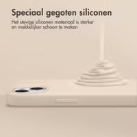 Accezz Liquid Silicone Backcover voor de Apple iPhone 15 - Stone