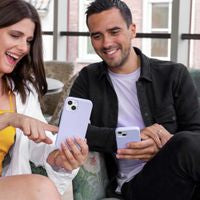 Accezz Liquid Silicone Backcover voor de Apple iPhone 15 - Paars