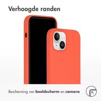 Accezz Liquid Silicone Backcover met MagSafe voor de Apple iPhone 15 - Nectarine