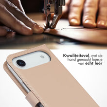 Selencia Echt Leren Bookcase voor de Apple iPhone Air - Dusty Pink