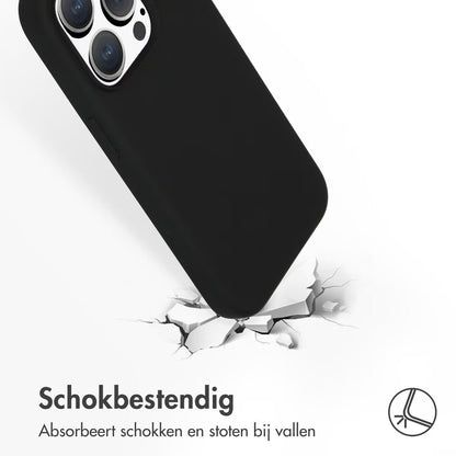 Accezz Liquid Silicone Backcover met MagSafe voor de Apple iPhone 15 Pro - Zwart