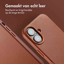 Accezz MagSafe Leather Backcover voor de Apple iPhone 16 - Sienna Brown