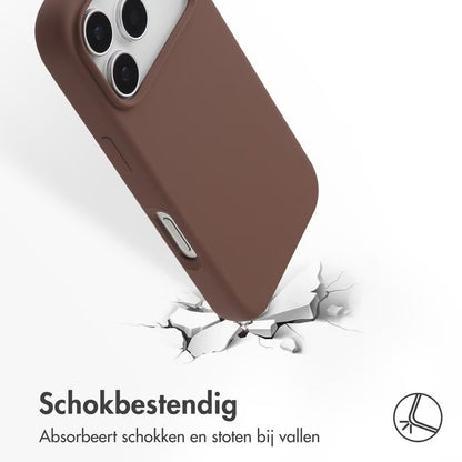 Accezz Liquid Silicone Backcover met MagSafe voor de Apple iPhone 17 Pro - New Tea Brown