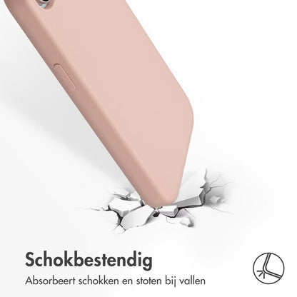 Accezz Liquid Silicone Backcover met MagSafe voor de Apple iPhone 16e - Roze