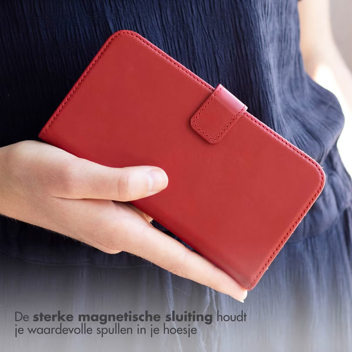 Selencia Echt Leren Bookcase voor de Apple iPhone 17 Pro - Rood