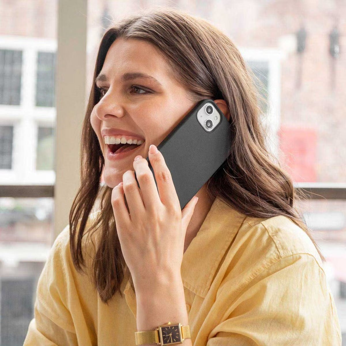 Accezz Liquid Silicone Backcover voor de Apple iPhone 15 - Zwart