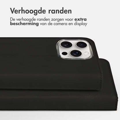 Accezz Wallet Softcase Bookcase voor de Apple iPhone 16 Pro - Zwart