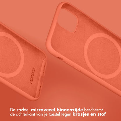 Accezz Liquid Silicone Backcover met MagSafe voor de Apple iPhone 14 - Nectarine