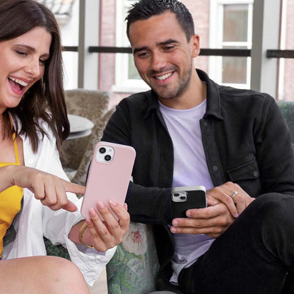 Accezz Liquid Silicone Backcover voor de Apple iPhone 15 - Zwart