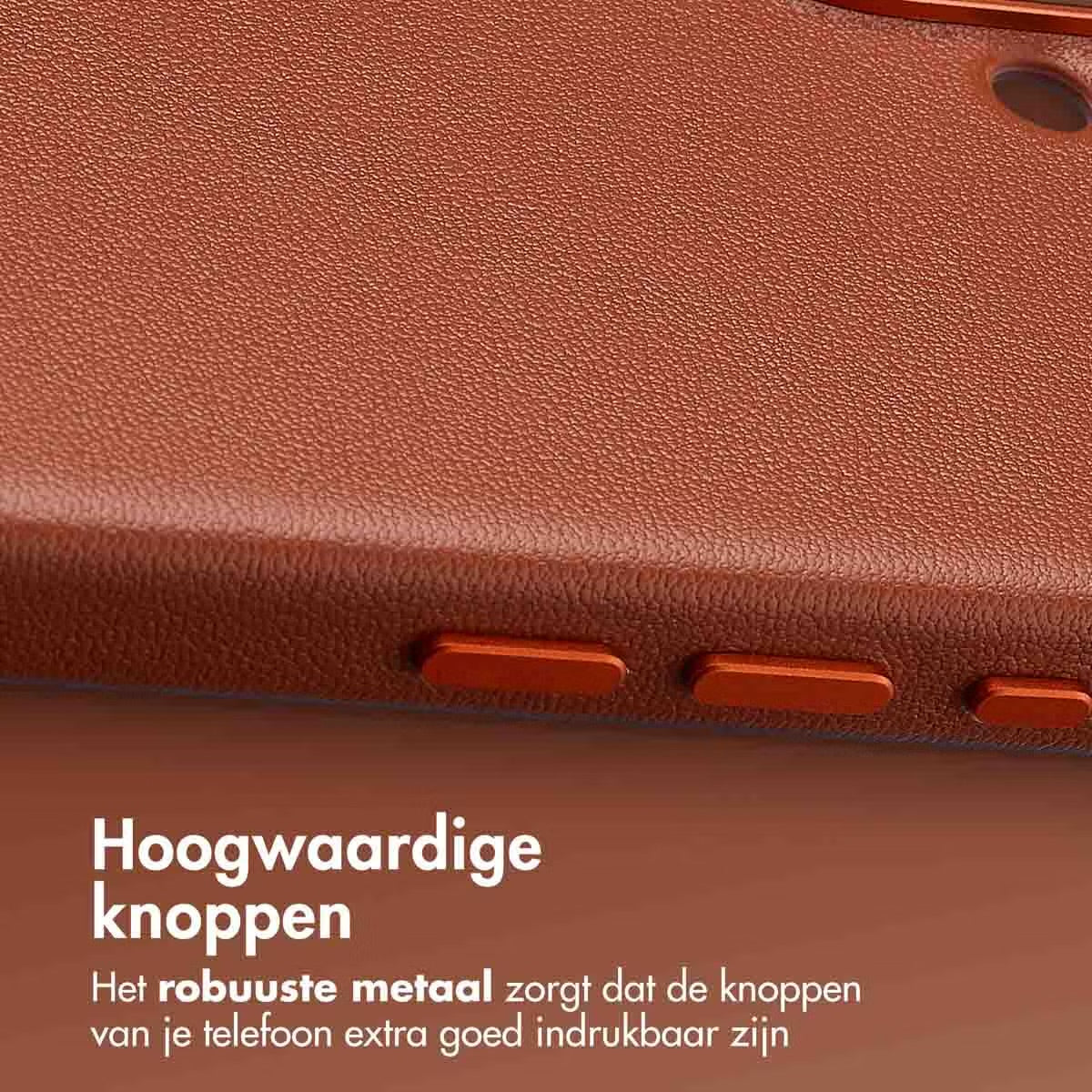 Accezz MagSafe Leather Backcover voor de Apple iPhone 16 - Sienna Brown