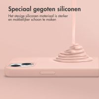 Accezz Liquid Silicone Backcover voor de Apple iPhone 15 - Roze
