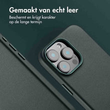 Accezz MagSafe Leather Backcover voor de Apple iPhone 16 Pro Max - Cedar Green