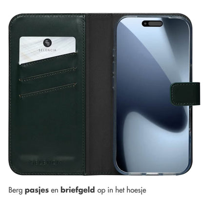 Selencia Echt Leren Bookcase voor de Apple iPhone 17 Pro - Groen