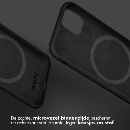 Accezz Liquid Silicone Backcover met MagSafe voor de Apple iPhone 16 - Zwart