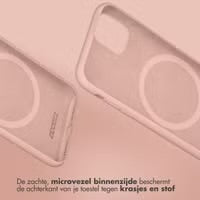 Accezz Liquid Silicone Backcover met MagSafe voor de Apple iPhone 15 Pro Max - Roze