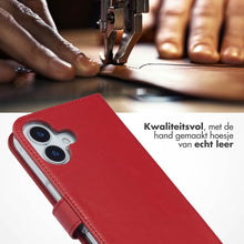 Selencia Echt Leren Bookcase voor de Apple iPhone 17 - Rood