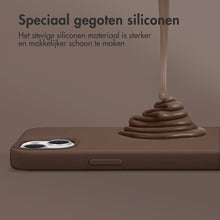 Accezz Liquid Silicone Backcover met MagSafe voor de Apple iPhone 17 Pro - New Tea Brown