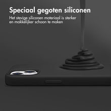 Accezz Liquid Silicone Backcover voor de Apple iPhone 15 - Zwart