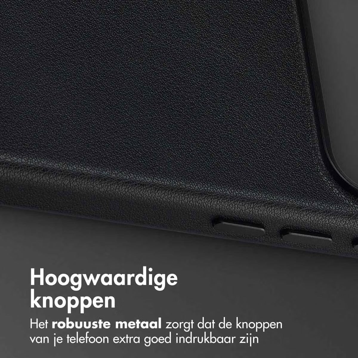 Accezz MagSafe Leather Backcover voor de Apple iPhone 17 Pro - Onyx Black