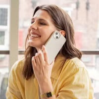 Accezz Liquid Silicone Backcover voor de Apple iPhone 15 - Stone