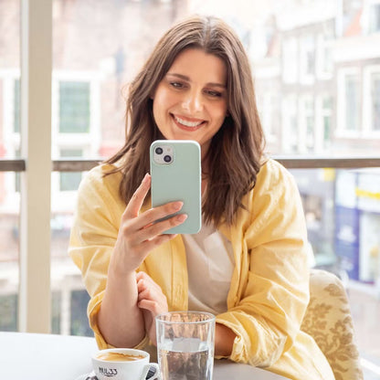 Accezz Liquid Silicone Backcover voor de Apple iPhone 15 - Sky Blue