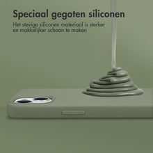 Accezz Liquid Silicone Backcover met MagSafe voor de Apple iPhone 14 - Cooper Green