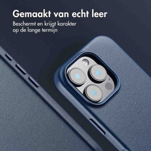 Accezz MagSafe Leather Backcover voor de Apple iPhone 16 Pro - Nightfall Blue