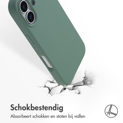 Accezz Liquid Silicone Backcover met MagSafe voor de Apple iPhone 17 - Donkergroen
