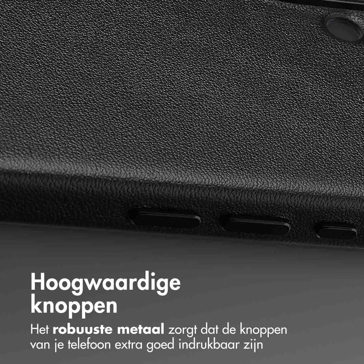Accezz MagSafe Leather Backcover voor de Apple iPhone 16 - Onyx Black