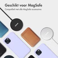 Accezz Liquid Silicone Backcover met MagSafe voor de Apple iPhone 14 - Paars