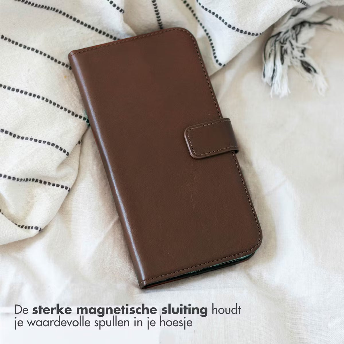 Selencia Echt Leren Bookcase voor de Apple iPhone 17 Pro Max - Bruin