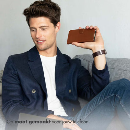 Selencia Echt Leren Bookcase voor de Apple iPhone 17 Pro Max - Lichtbruin
